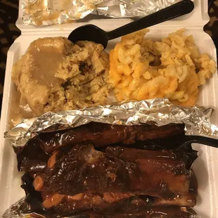Detroit Soul ribs, dressing and mac&amp;cheese!!