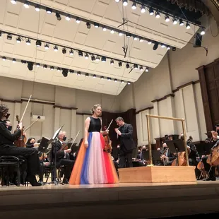 Violinist Hilary Hahn with the DSO and conductor Jader Bignamini, December 3, 2021.
