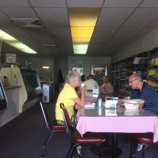 Interior: 5 tables total