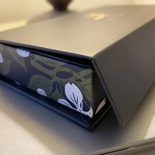 The Deux Cranes branding is so refined...