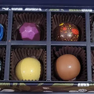 Assorted Bon Bon Collection - 8 Pieces