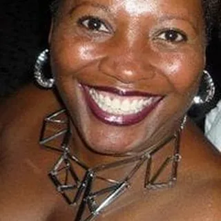 Yvette G.