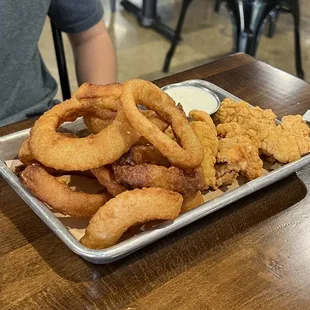 Appetizer chicken tender, subbed onion rings