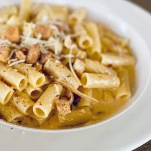 Smokey Chipotle And Gouda Mac And Cheese