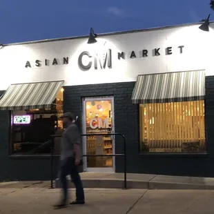 Front of market &amp; restaurant