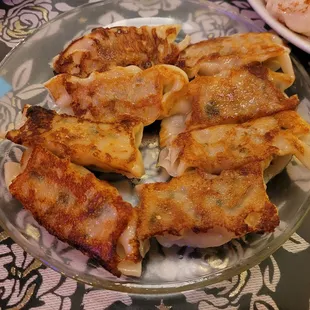 Pan-fried pot stickers