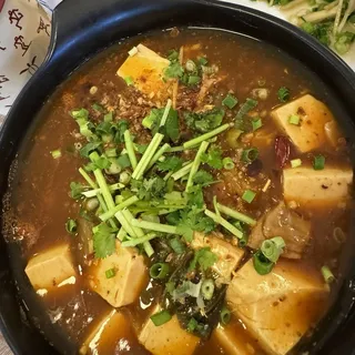 102. Taiwanese Style Pot