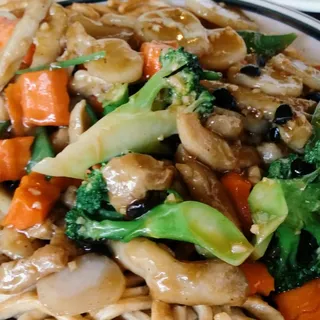 86. Black Bean Chicken Pan Fried Noodle