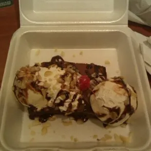 $4.50 for a side scoop of ice cream