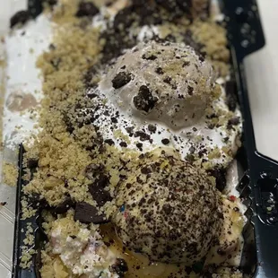 Delivery Banana Split messy but it&apos;s DIVINE!! Rocky road,vanilla,Bday cake,caramel, fudge,walnuts,oreos,marshmallow...fluffy ice cream :D