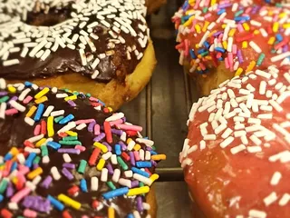 Many's Donuts