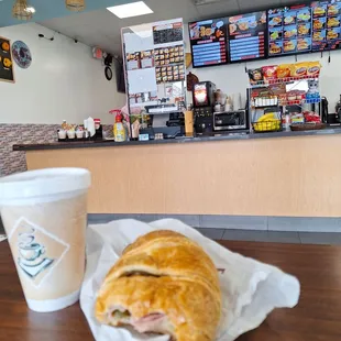 Ham &amp; Cheese croissants with jalapeño is to die for, really made my morning good .