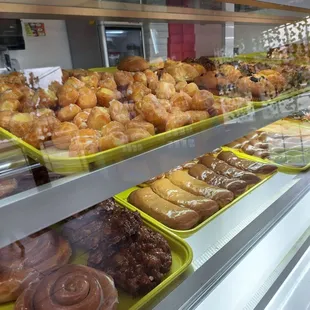 Grat selection of donut love tge apple fritter. Highly recommended,  try all donuts I'm a loyal customer.