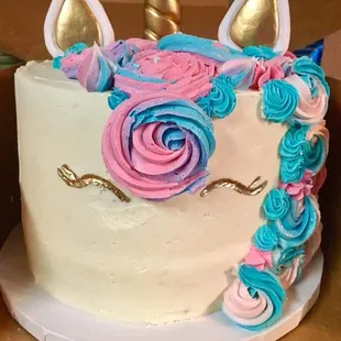 a unicorn cake