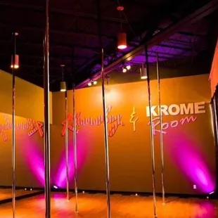 Gorgeous &amp; spacious pole studio