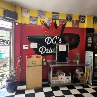 DG&apos;s Deli