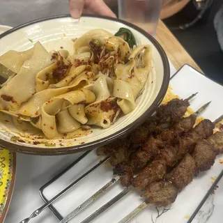 Wide Noodles W/House Special Chili Sauce(Spicy)