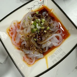 Mung Bean Noodles W/House Special Sichuan Sauce(Spicy)