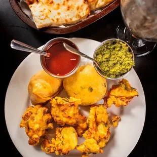 food, chicken wings and fried chicken