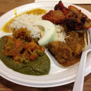 Buffet offerings.  Awesome tandoori chicken!!