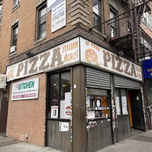 the outside of a restaurant