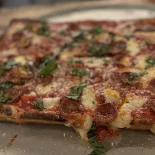 Basil pepperoni cheese square pizza