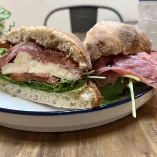 Prosciutto sandwich