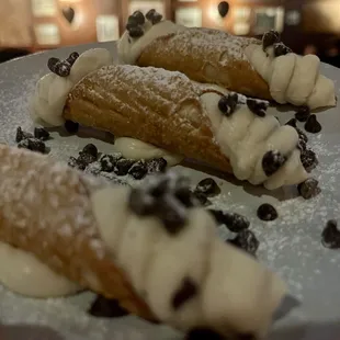 Yummy cannolis