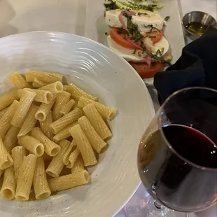 Kids pasta and mother Ella