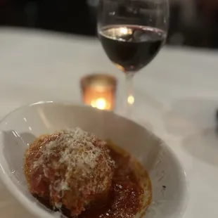 Meatball and wine for the absolute win