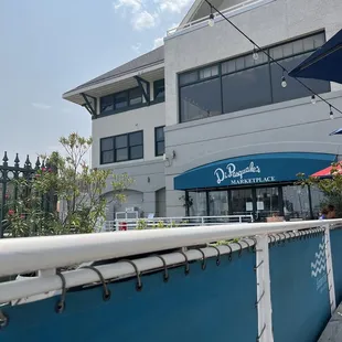 a view of the outside of the restaurant