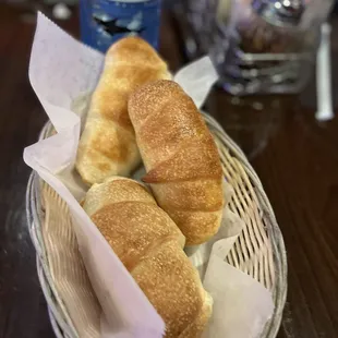 bread is excellent, fluffy inside and crispy outside.  Only good while it's hot and freshly baked