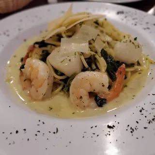 Sauteed Scallops and Shrimp Pasta