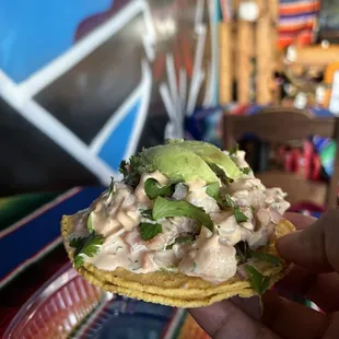 Tostada de camarón