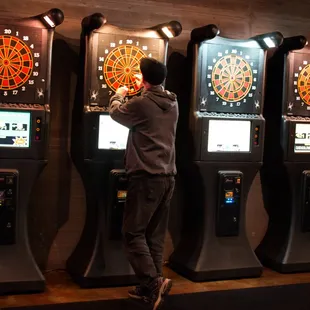 Darts on Billiards Side