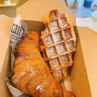 Signature Butter Croissant