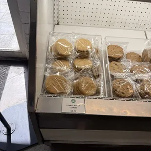 Looks like they switched up their desserts to cookies and bars