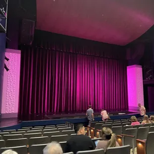 Inside the new Diamond Head Theatre