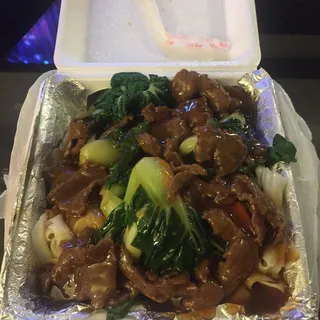Beef Chow Fun with Gravy /