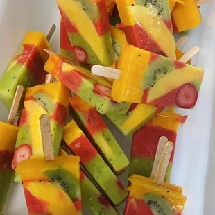 Strawberry kiwi mango