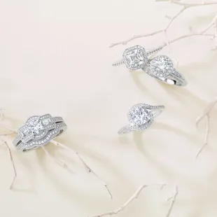 We guarantee the best diamond in prices in Ohio and award winning custom design.