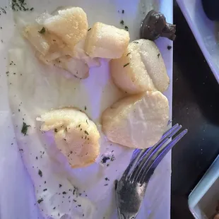 Sea scallops with sour cream instead of champagne sauce