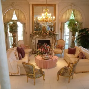 Nichols Hills estate sale (the estate of Mrs. Kay Kuykendall) moved into Northpark Mall in August of 2019