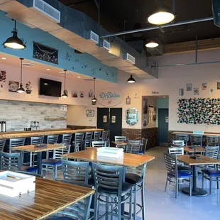 sushi and sashimi, interior