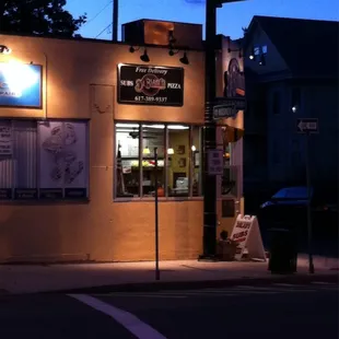 the outside of a restaurant
