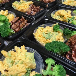 Brisket w/ Broccoli Mac &amp; Cheese