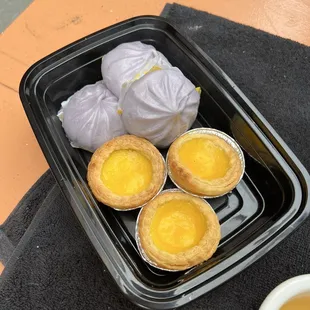 Steamed Taro Buns and Small Egg Custards
