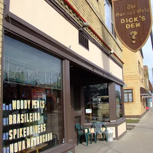 the outside of a restaurant