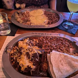 Carne adavada with beans and rice