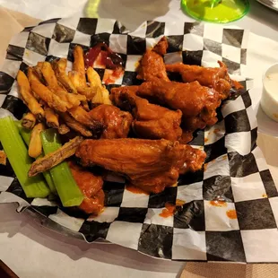Bucket wings